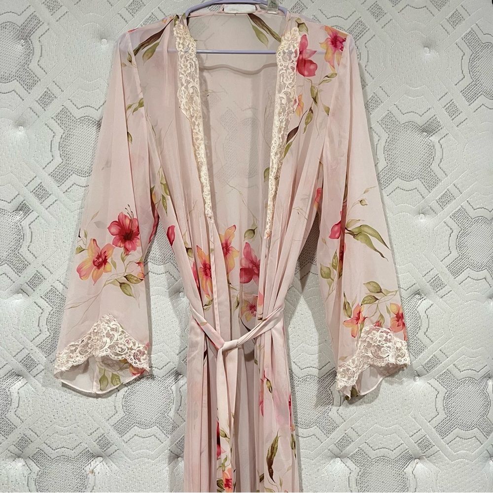 Valerie Stevens Floral Lace Robe - Pink and Green